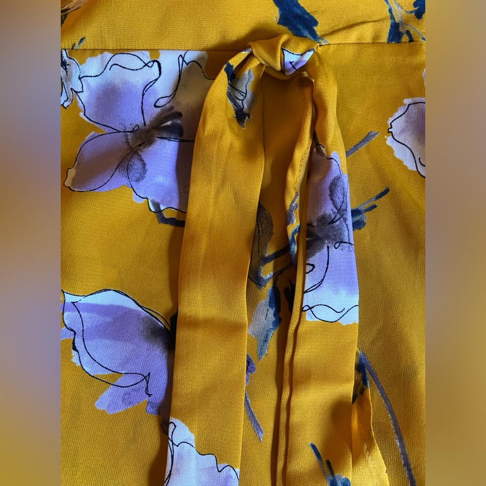 💛 NEVER WORN Le Lis Flowy Flower Skirt 💛 - Picture 5 of 7